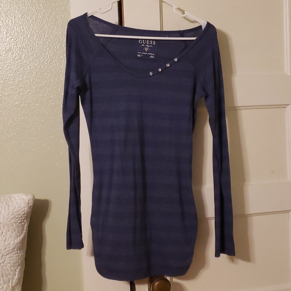 M Long Sleeve Guess Top.